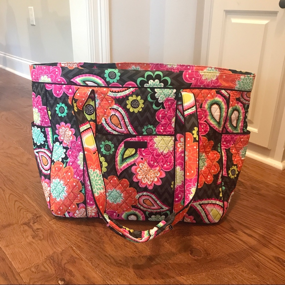 •NEW• Vera Bradley Get Carried Away Tote